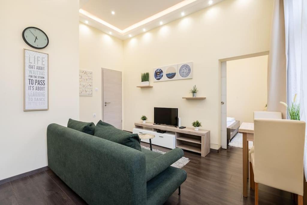 Peppy Home Of Harmony Budapest Extérieur photo